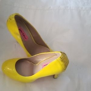 Ladies Yellow Stilettos